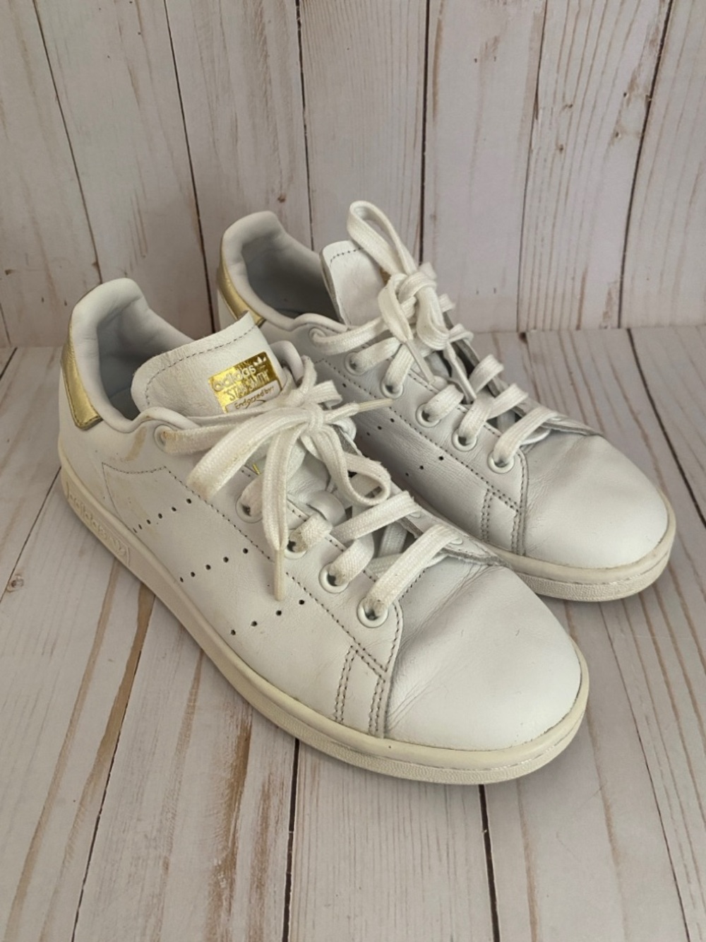 Adidas White Leather Sneakers Stan Smith  with Gold Heel Tab Size 6